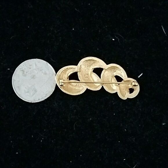 Four Loop Gold Tone Brooch – Fashion Jewelry Pin w/ Locking Clasp - Picture 2 of 2